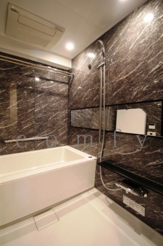 バス・シャワールーム　バスルーム