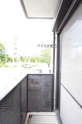 バルコニー　前面棟なし。