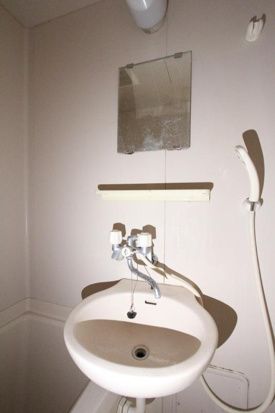 洗面設備　玄関。