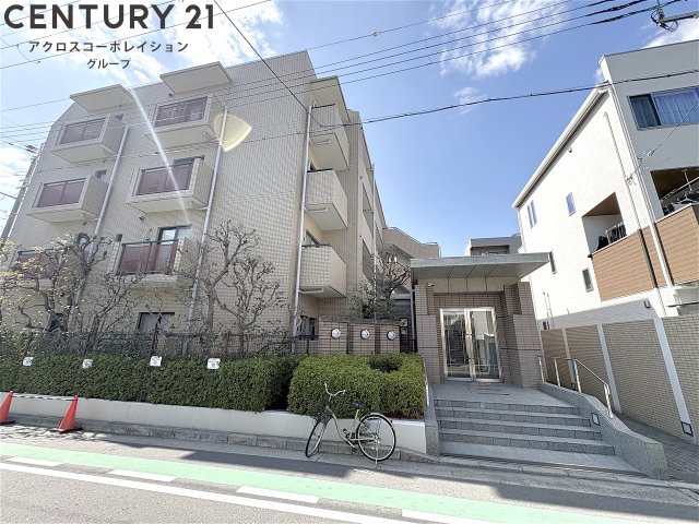 建物外観　安心のオートロックつきです☆