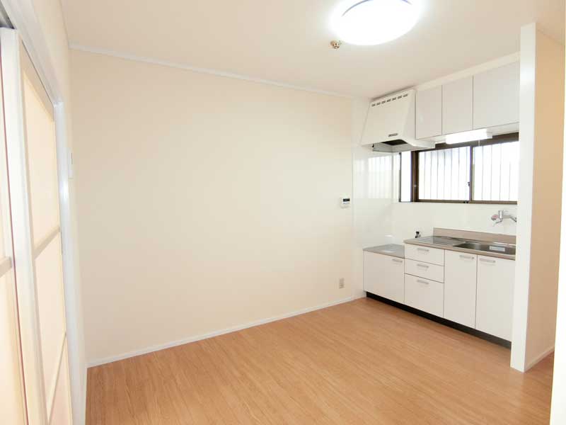 キッチン　窓があり明るいDK6帖です。