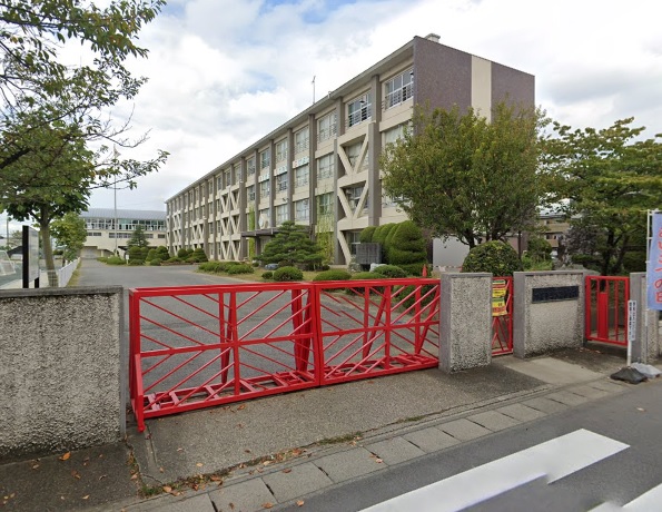 小学校　一宮市立末広小学校（小学校）まで585m