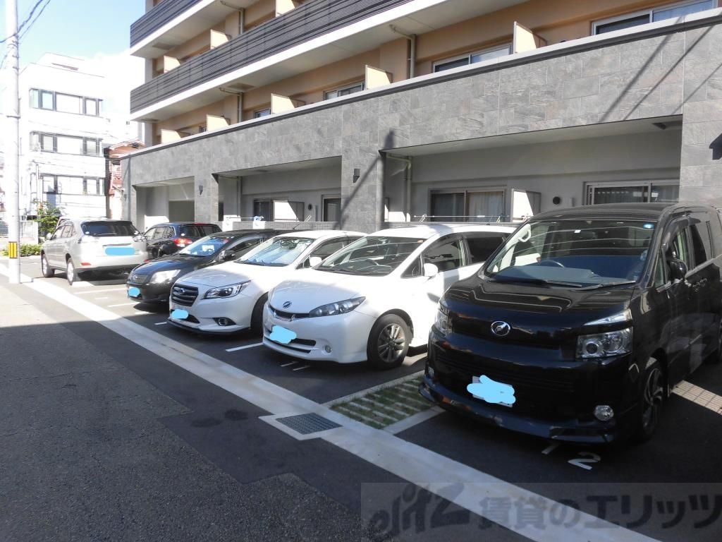 駐車場　駐車場