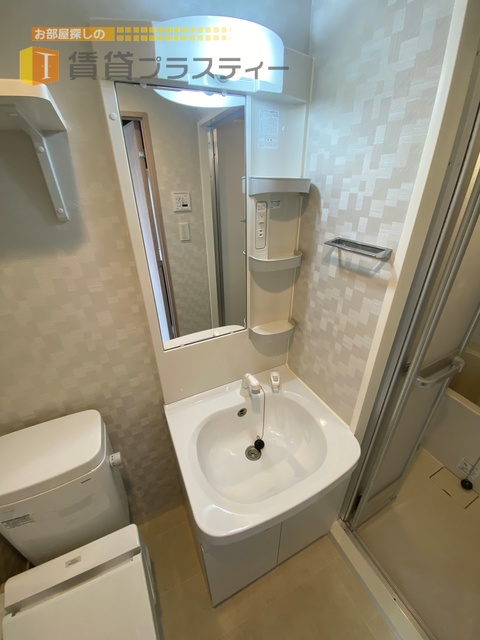 洗面設備　独立洗面台で身だしなみチェック。