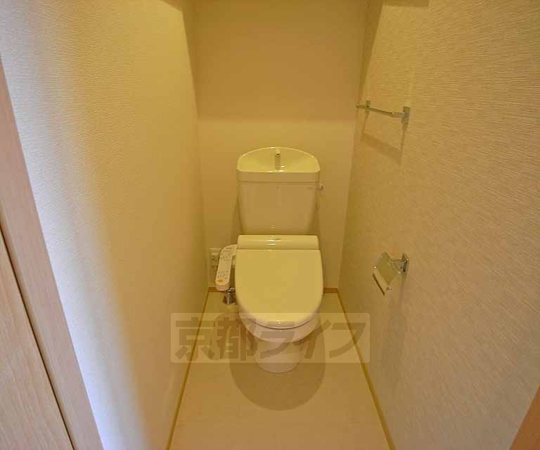 トイレ　ウォシュレット完備です。