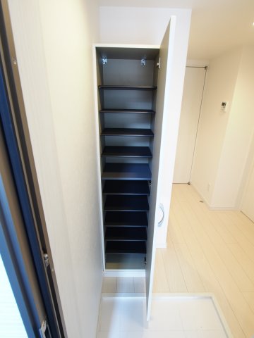 収納　シューズボックス