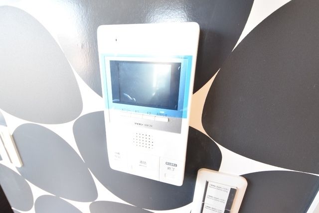 セキュリティ　モニター付きインターホン