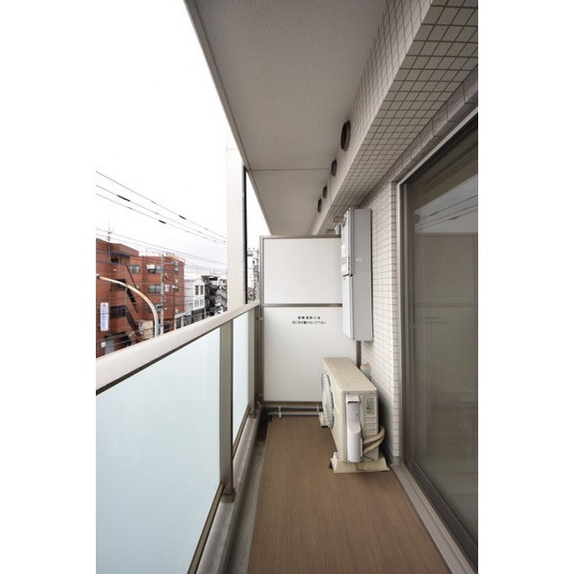 バルコニー　同間取り別部屋の参考写真です。