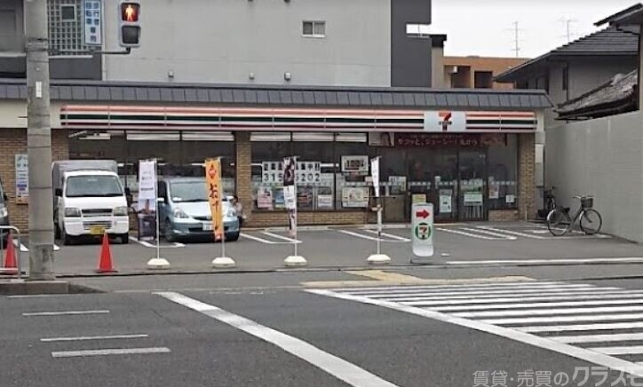 コンビニ　セブンイレブン京都西七条店（コンビニ）まで528m
