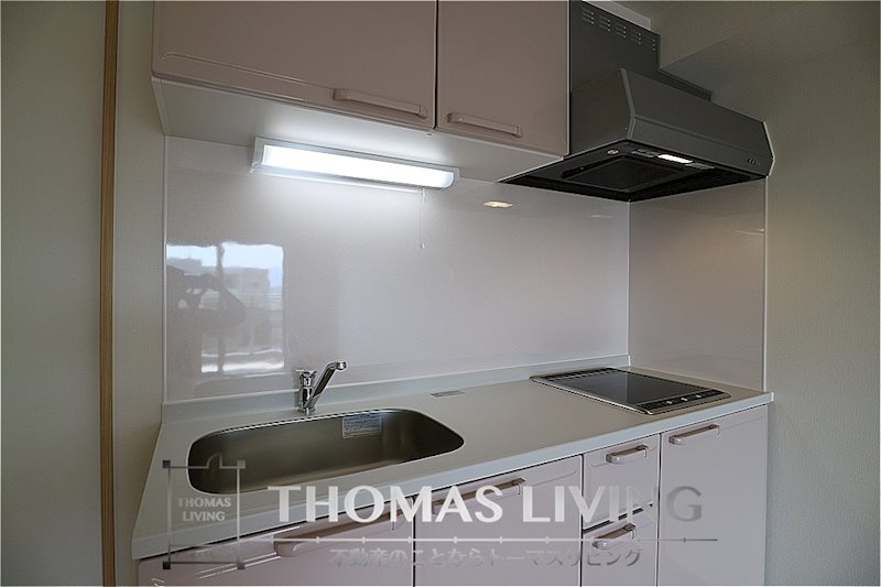 キッチン　2口IHコンロ付きです。