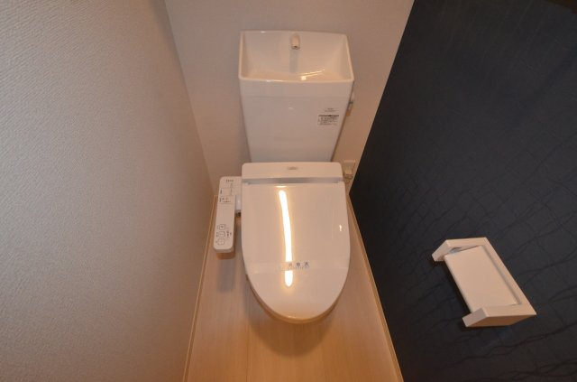 トイレ　温水洗浄便座機能付き☆