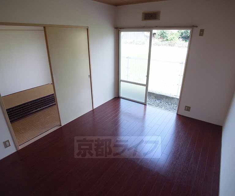 居室・リビング　広々とした室内です！