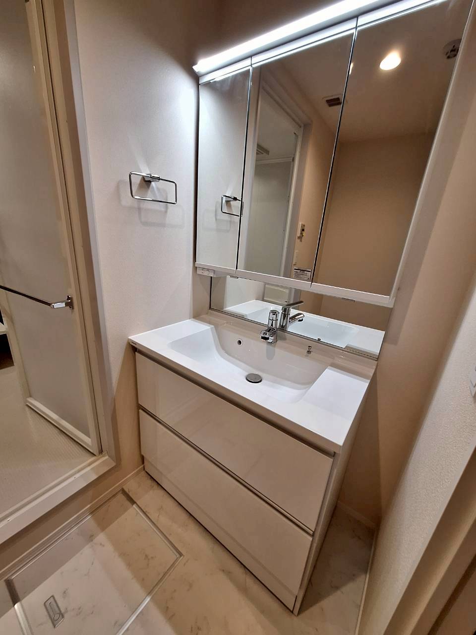 洗面設備　★三面鏡シャンプードレッサー★