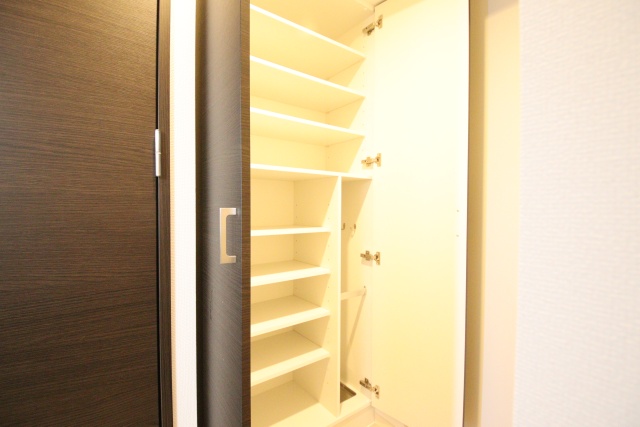 収納　※別室の参考写真の為、現況優先です。