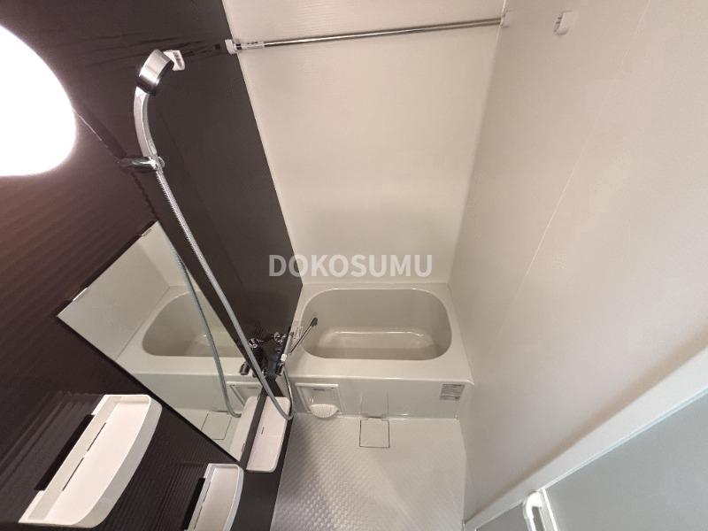 バス・シャワールーム　一日の疲れをやさしく癒やす、清潔感あふれるリラックスバス。