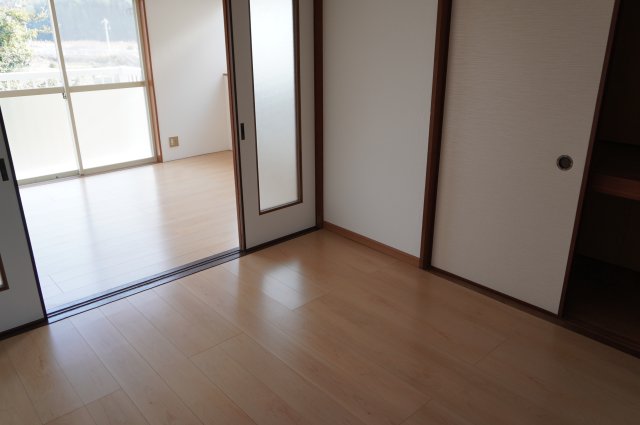 チェリーハイツC棟の居間写真