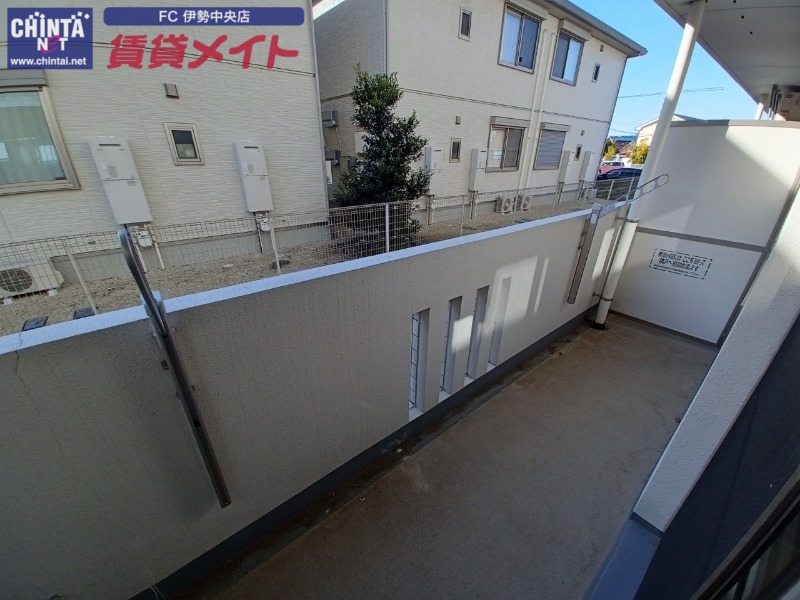 バルコニー　同物件別室画像