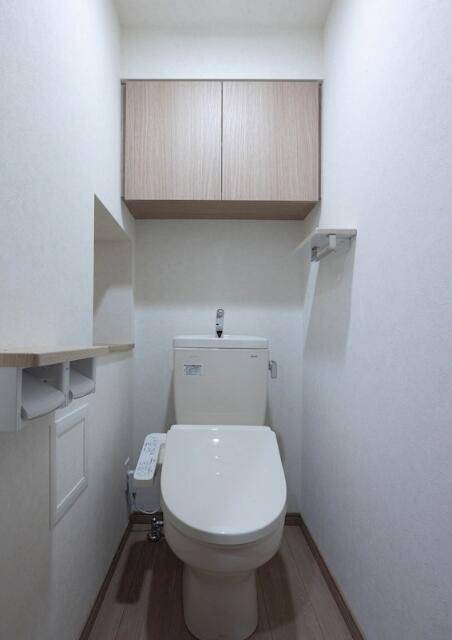 トイレ　温水洗浄便座