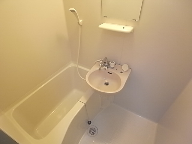 バス・シャワールーム　バスルーム