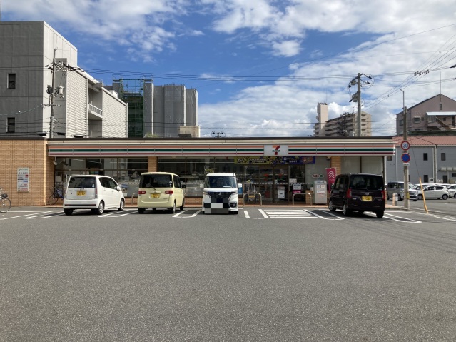 コンビニ　セブンイレブン倉敷老松3丁目店（コンビニ）まで207m