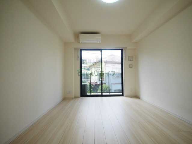 居室・リビング　REGALIZ新宿落合