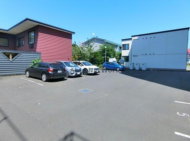 駐車場　駐車場