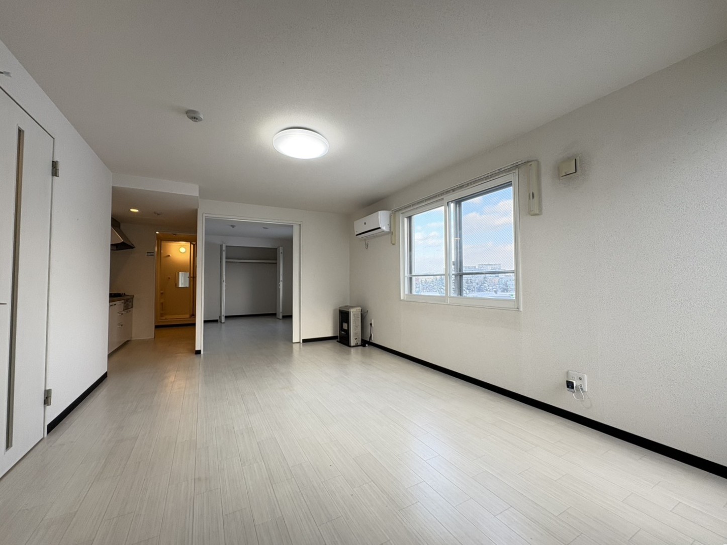 居室・リビング　他号室