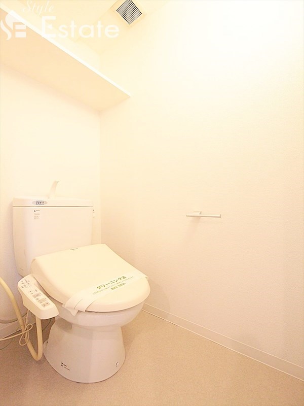 トイレ　温水洗浄便座