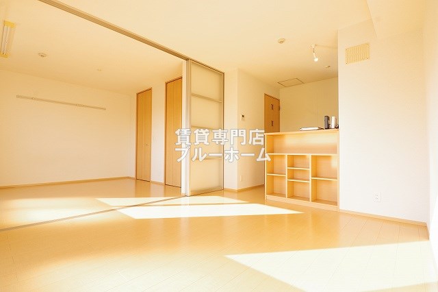 居室・リビング　10.2帖の広いリビング！