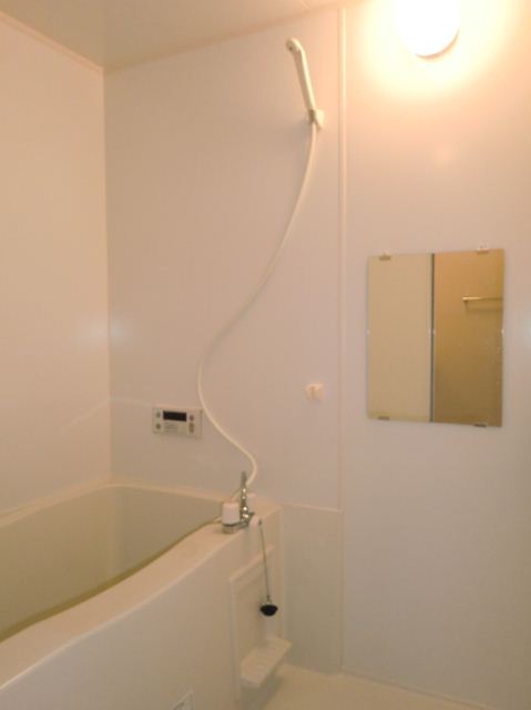 バス・シャワールーム　清潔感のある浴室です