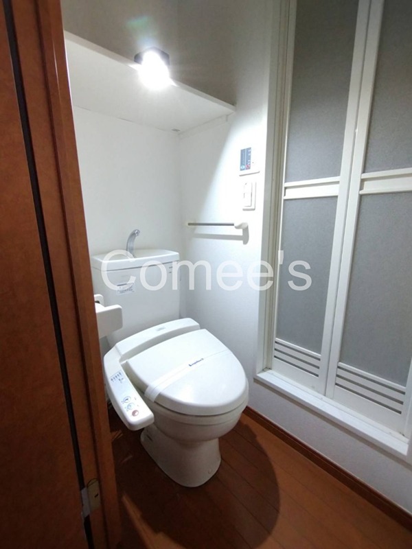 トイレ　温水洗浄便座