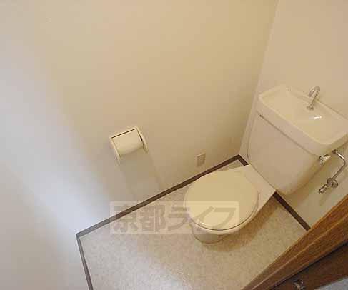 トイレ　清潔感のある洋式トイレ。