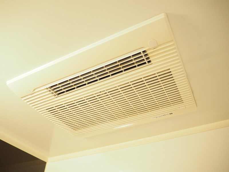 バス・シャワールーム　浴室乾燥機