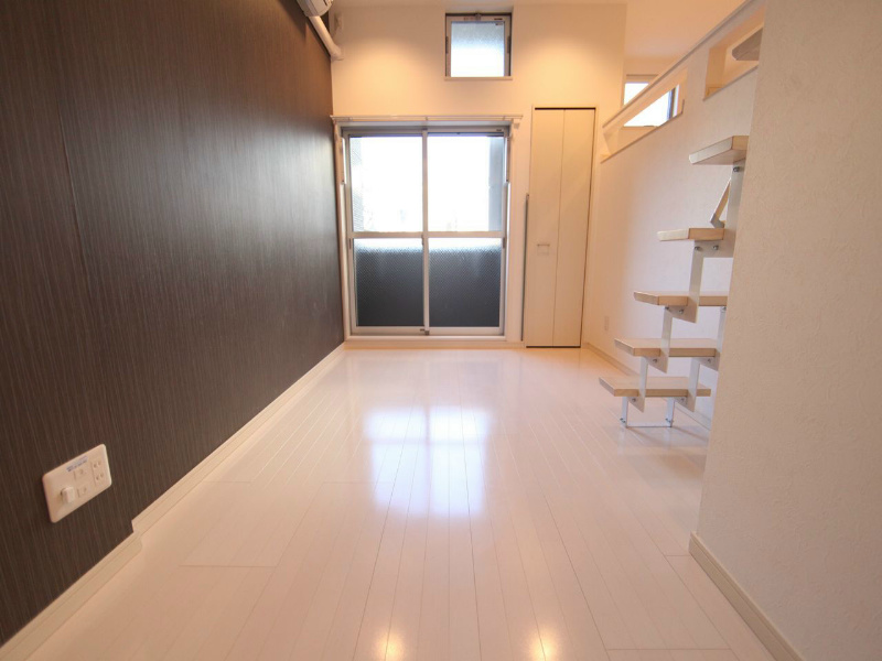 その他設備　洋室6.3帖　上階ロフト5.6帖　エアコン付