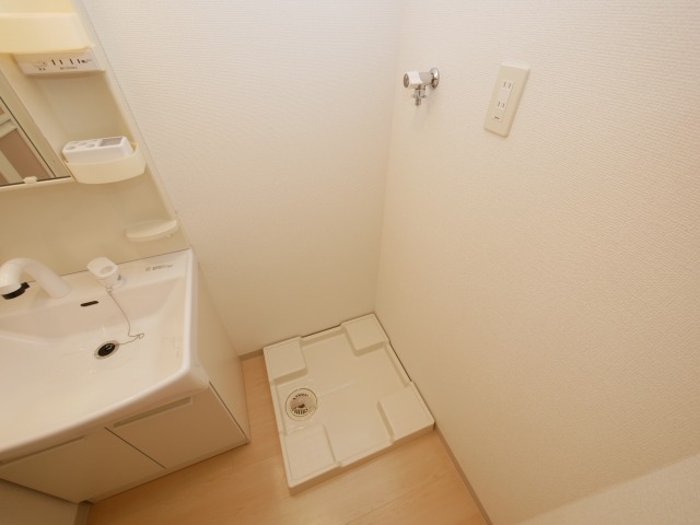 その他設備　ドゥーエ本庄　室内洗濯パン