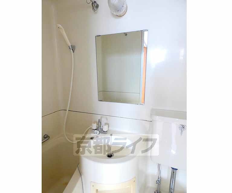 洗面設備　きれいな洗面所です