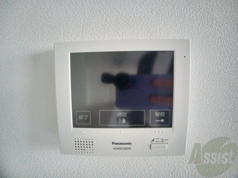 セキュリティ　モニタ付インターホンです。セキュリティ面も安心ですね！