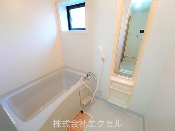 バス・シャワールーム　追い焚き機能付です。