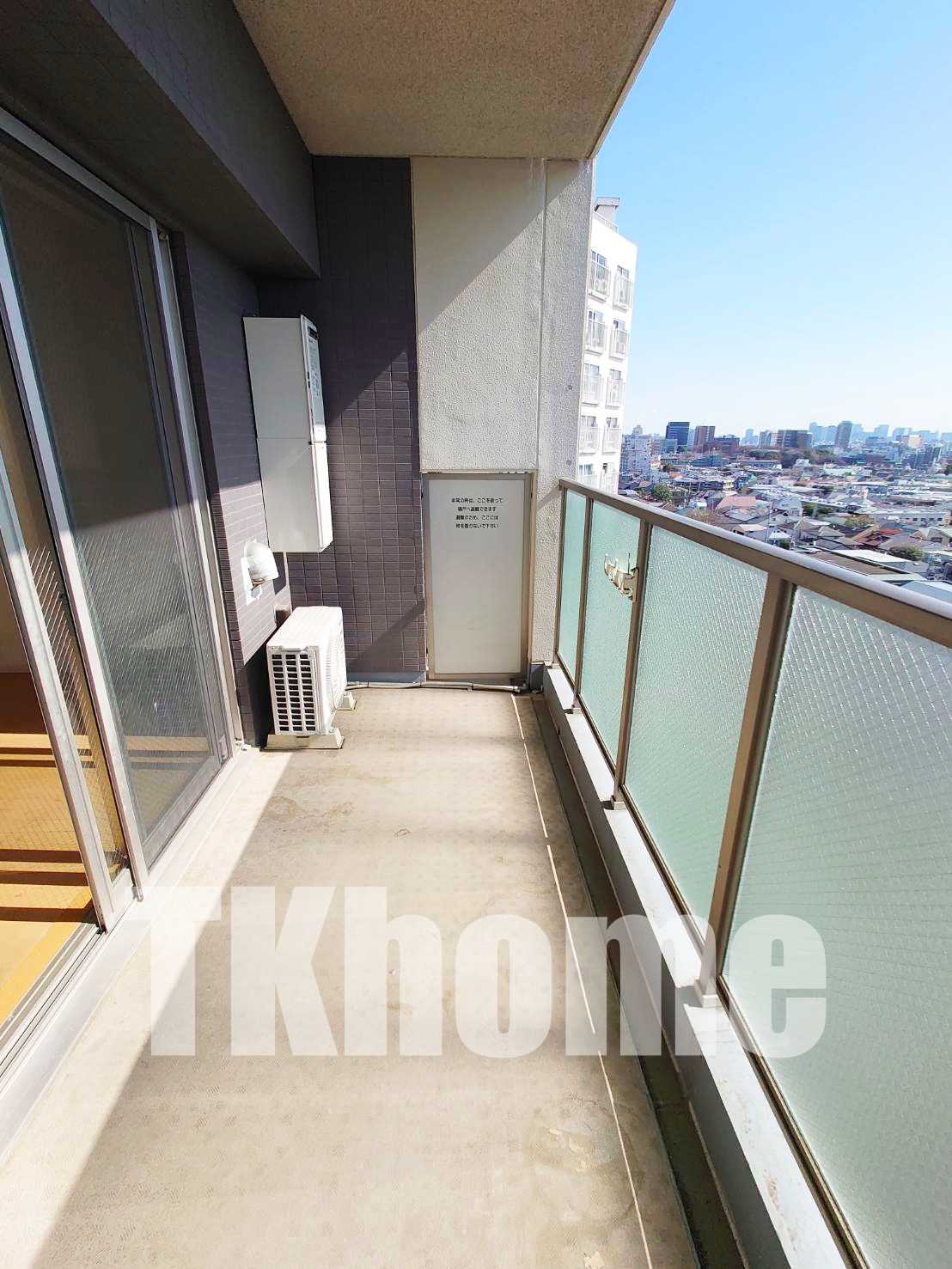 バルコニー　南向き日当たりの良いワイドバルコニー