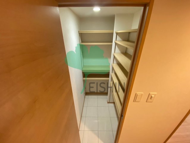 玄関　下駄箱もしっかりついてます！