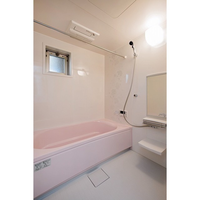 バス・シャワールーム　追焚機能・浴室乾燥機つき　※イメージ