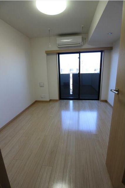 居室・リビング　※同物件、別部屋になります。