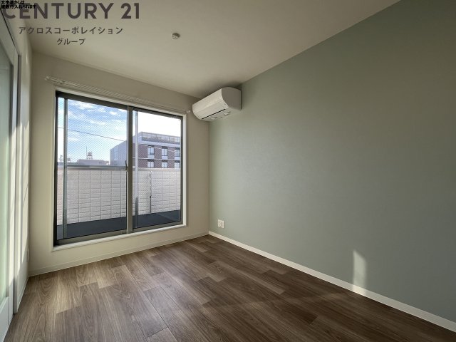 居室・リビング　エアコン・カウンターキッチンのあるリビングです♪