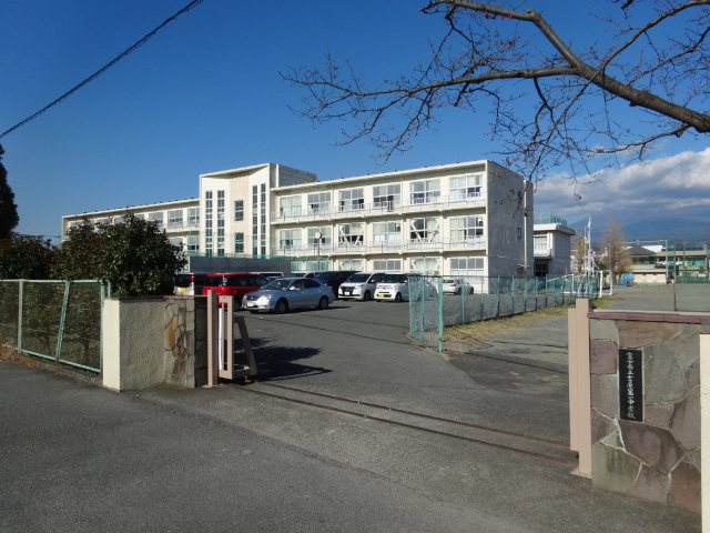 中学校　富士市立吉原第一中学校（中学校）まで1066m