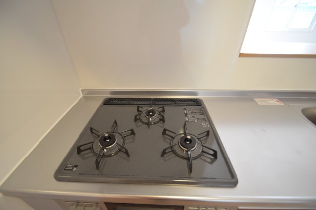 キッチン　３口　コンロ