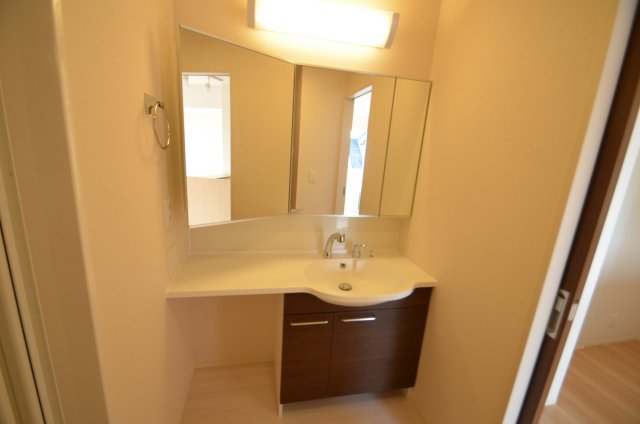 洗面設備　洗髪洗面化粧台！朝シャンＯＫ