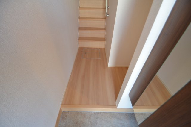 玄関　収納付玄関