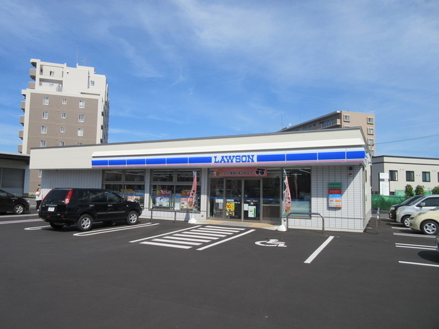 コンビニ　ローソン札幌発寒6条四丁目店（コンビニ）まで338m