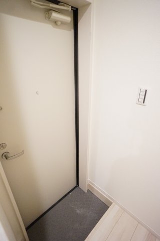 玄関　シューズボックスの上にもスペースあります