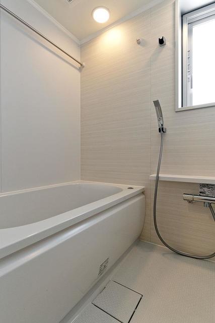 バス・シャワールーム　※写真は同タイプ住戸です。